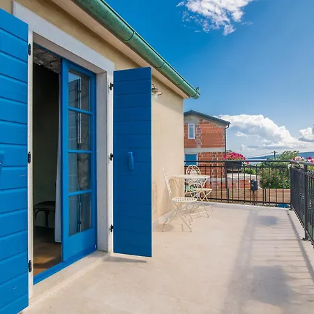 Pinia With Pool וילה Pinezići