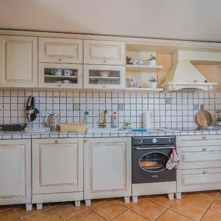 Villa Pinia With Pool