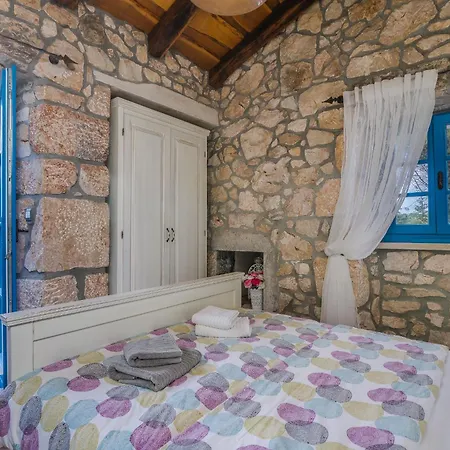 Villa Pinia With Pool Pinezići