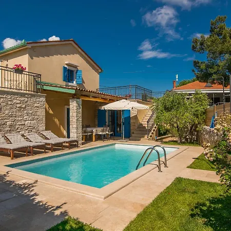 Pinia With Pool Βίλα