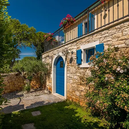 Pinia With Pool וילה Pinezići