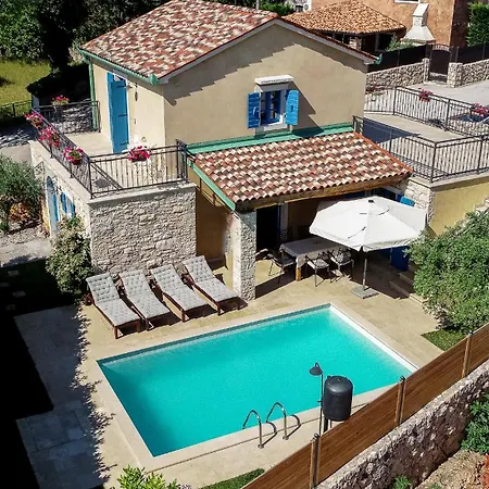 Pinia With Pool Villa *