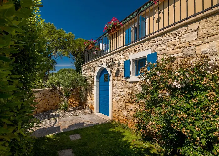 Pinia With Pool Villa Pinezići