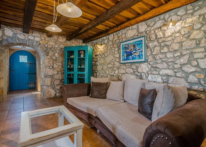 Villa Pinia With Pool *