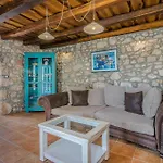 Pinia With Pool Vila