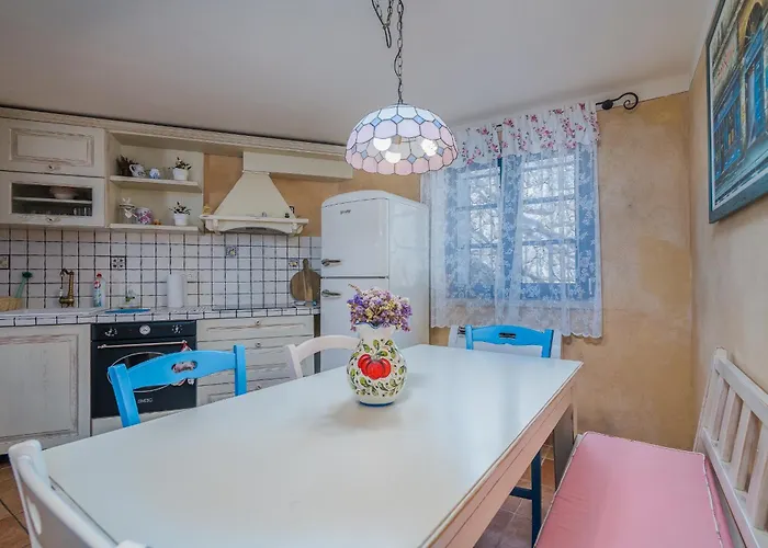 Pinia With Pool Pinezići