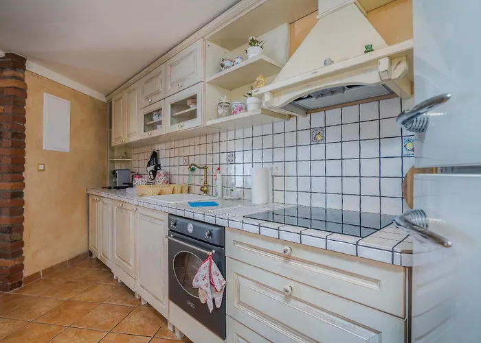 ヴィラ Pinia With Pool Pinezići